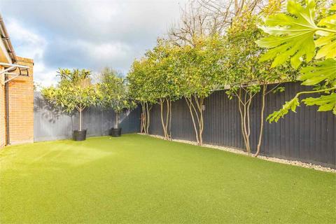 12 Bond Close, Iver, SL0 0NA