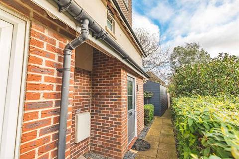12 Bond Close, Iver, SL0 0NA