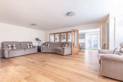 12 Bond Close, Iver, SL0 0NA