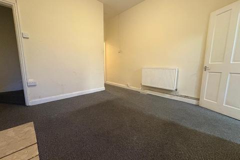 3 bedroom terraced house to rent, Rutland Street, Grimsby DN32