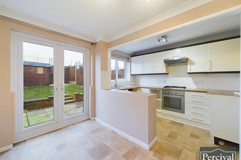 2 bedroom end of terrace house to rent, Hawthorn Close, Halstead, Essex, CO9