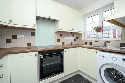 2 bedroom end of terrace house for sale, Milton Road, Walton-on-Thames, KT12