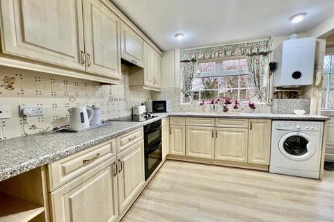 19 Garth End, Collingham, Wetherby, LS22 5BH