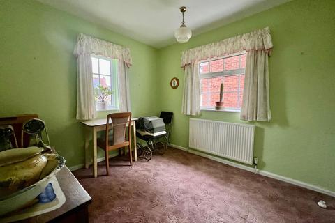 19 Garth End, Collingham, Wetherby, LS22 5BH