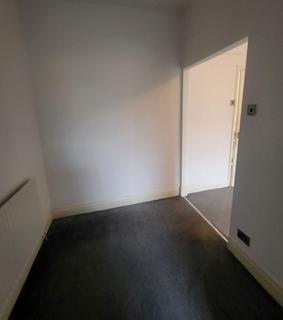 2 bedroom flat to rent, Crondall Street, South Shields