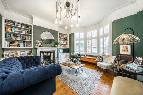 2 bedroom maisonette for sale, Radbourne Road, London SW12