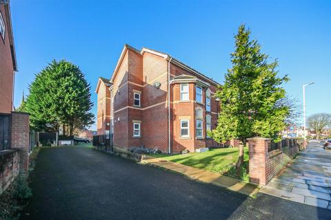 2 bedroom apartment for sale, Liverpool Road, Southport PR8