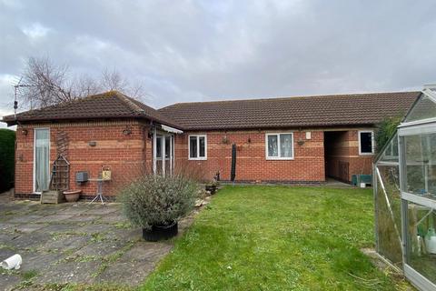 3 bedroom semi-detached bungalow for sale, Holmefield, Farndon, Newark