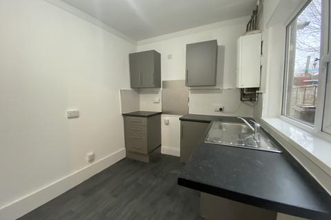 2 bedroom end of terrace house to rent, Chanterlands Avenue, Hull HU5