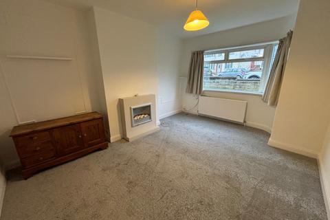 2 bedroom flat to rent, Sandringham Drive, Leeds, West Yorkshire, UK, LS17