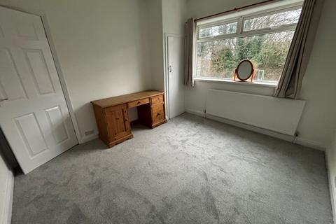 2 bedroom flat to rent, Sandringham Drive, Leeds, West Yorkshire, UK, LS17