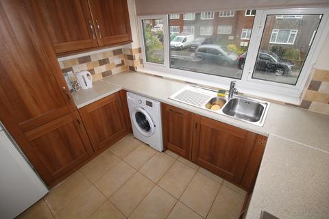 2 bedroom ground floor maisonette to rent, Hammonds Lane, Great Warley CM13