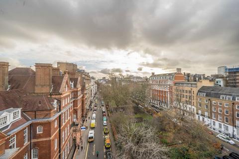 Flat B, Queen Court Queen Square, London, WC1N 3BA