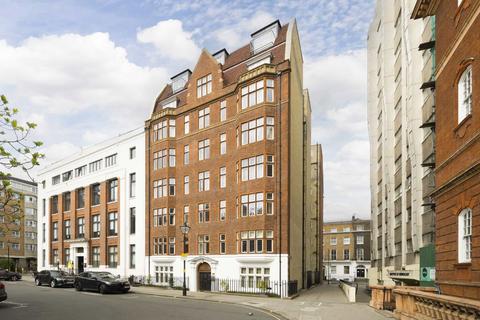 Flat B, Queen Court Queen Square, London, WC1N 3BA