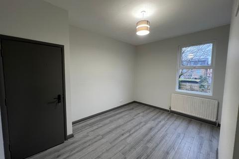 2 bedroom flat to rent, Elsinore Road, Lewisham, SE23