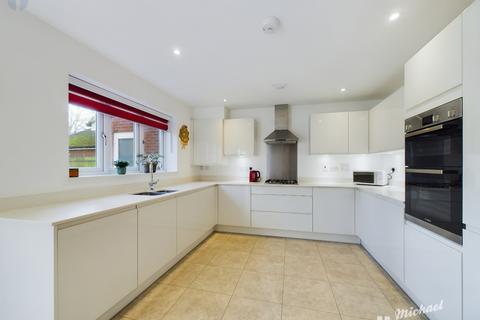 4 bedroom detached house for sale, Birch Close, Aston Clinton, Buckinghamshire