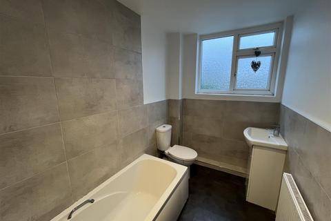 3 bedroom semi-detached house for sale, Greenacre Drive, Bradford BD12