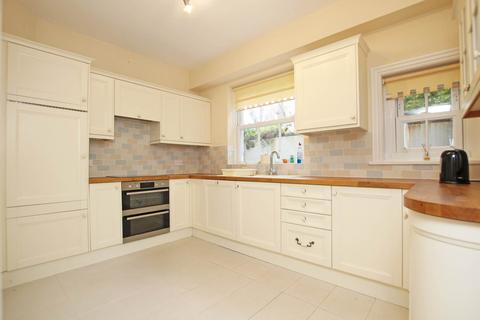 3 bedroom flat for sale, Staveley Road, Eastbourne, BN20 7LH