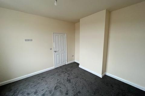 2 bedroom terraced house to rent, Crownest Road, Bingley, BD16