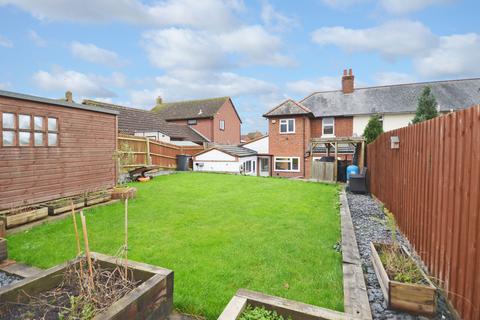 4 bedroom end of terrace house for sale, Manor Farm Road, Raunds