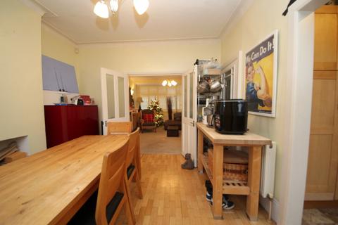 3 bedroom end of terrace house to rent, Bury Street West, N9