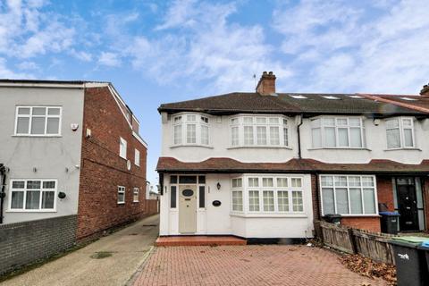 3 bedroom end of terrace house to rent, Bury Street West, N9