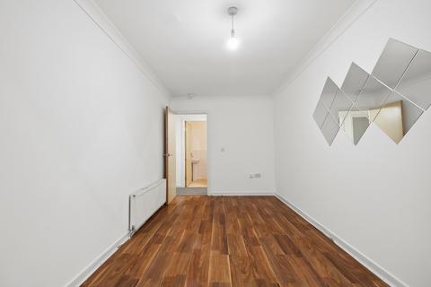 2 bedroom flat to rent, Hillfoot Street, Dennistoun