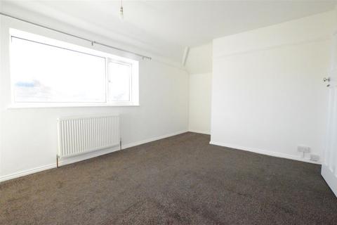 3 bedroom house to rent, Salisbury Avenue, Slough