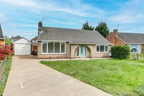 2 bedroom detached bungalow to rent, Walk Mill Drive, Hucknall