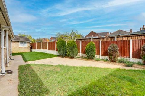 2 bedroom detached bungalow to rent, Walk Mill Drive, Hucknall