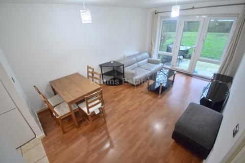 2 bedroom apartment to rent, Richfield Avenue, Reading