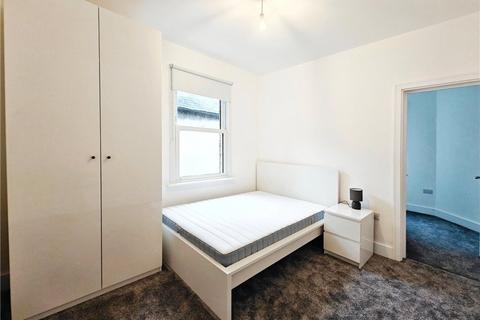 1 bedroom in a house share to rent, Victoria Road, Guildford, Surrey, GU1