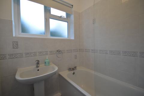 2 bedroom flat to rent, Lovelace Road, Surbiton