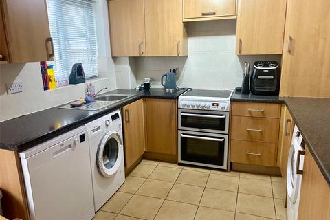 2 bedroom semi-detached house to rent, Serle Close, Southampton SO40