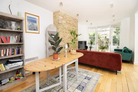 3 bedroom flat to rent, Jerningham Road, London, SE14