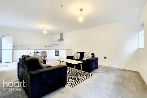 2 bedroom apartment to rent, Rose Yard, Kent