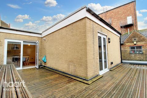 2 bedroom apartment to rent, Rose Yard, Kent