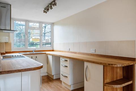 2 bedroom flat for sale, Barnetts Shaw, Oxted, Surrey