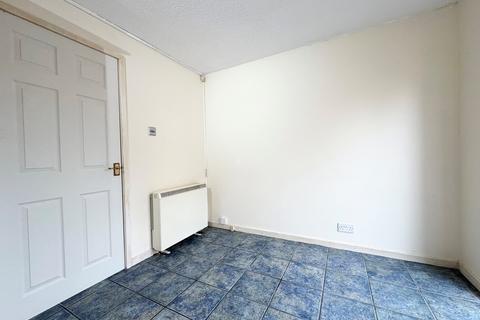 2 bedroom end of terrace house to rent, Camborne Court, Blackpool, FY3