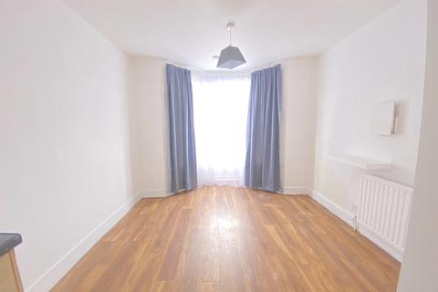 2 bedroom flat to rent, Derby Road, East Ham, E7