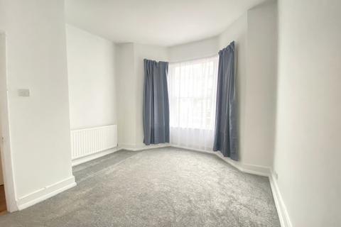 2 bedroom flat to rent, Derby Road, East Ham, E7