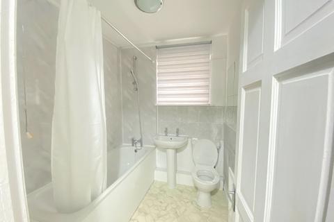 2 bedroom flat to rent, Derby Road, East Ham, E7