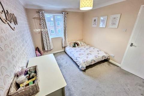 4 bedroom semi-detached house for sale, Bracknell Road, Thornaby, Stockton-on-Tees, Durham, TS17 9AU