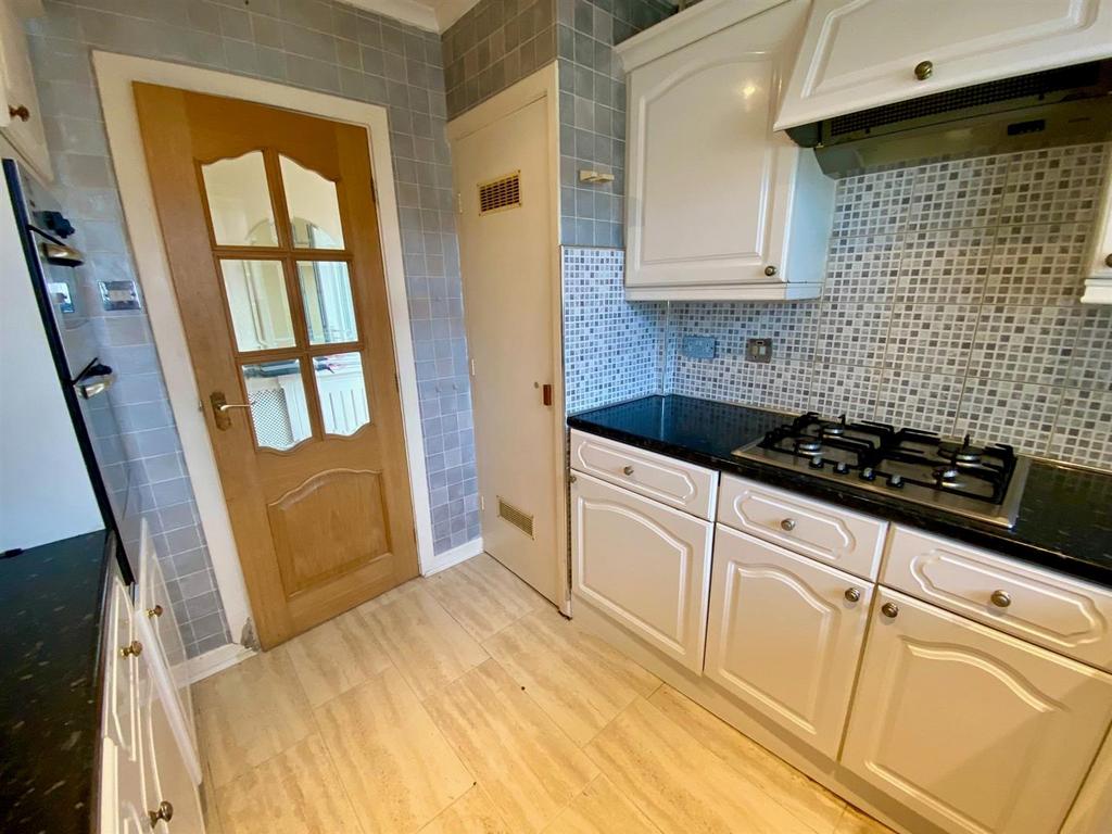 Kitchen 1.jpg