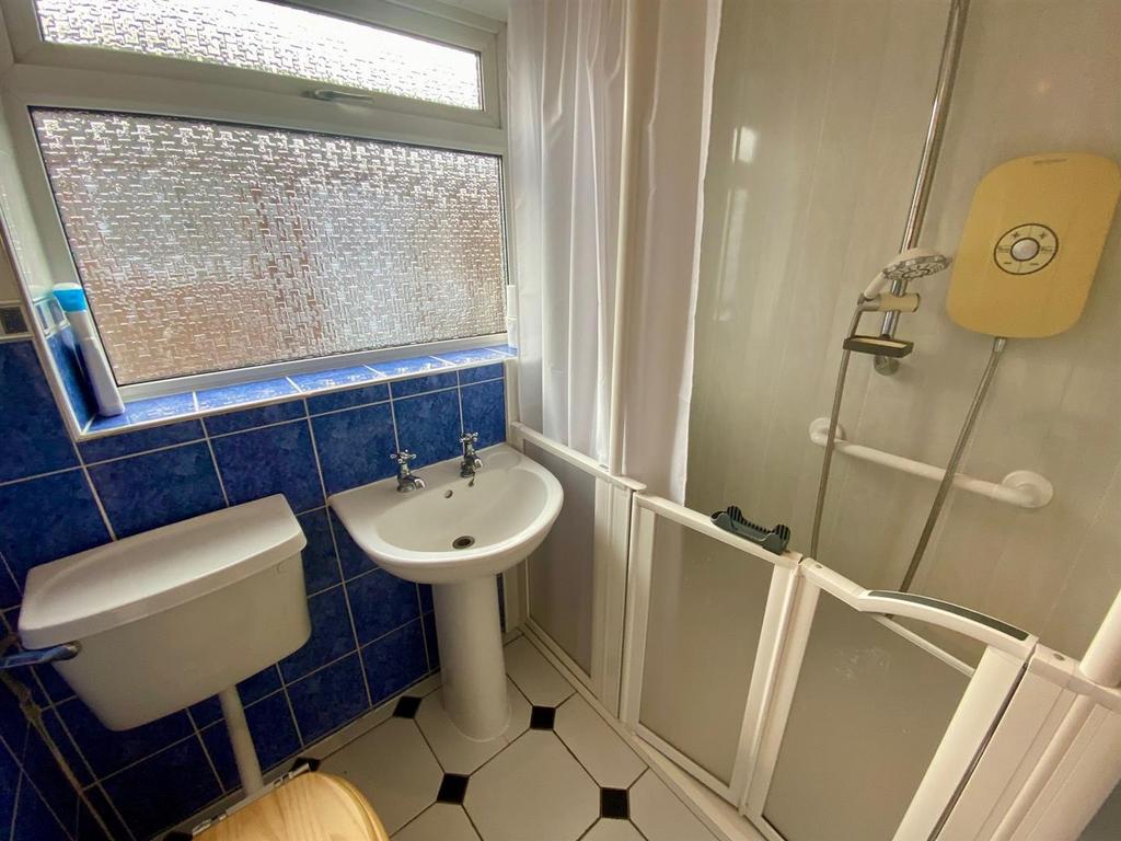 Shower room.jpg