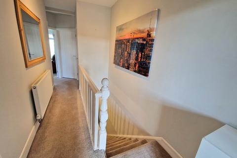 2 bedroom flat for sale, WELLFIELD AVENUE, PORTHCAWL, CF36 5TP