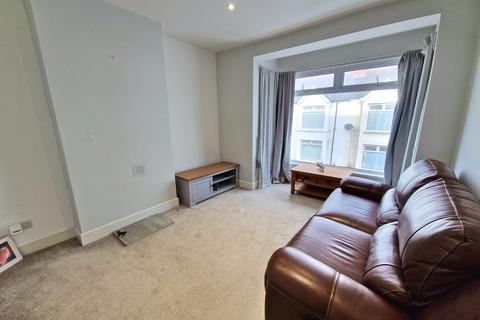 2 bedroom flat for sale, WELLFIELD AVENUE, PORTHCAWL, CF36 5TP