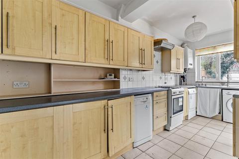 3 bedroom terraced house for sale, Malden Avenue, London