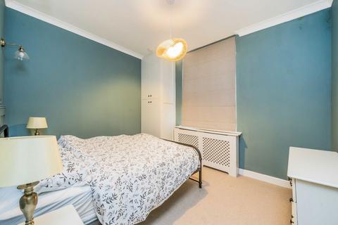 2 bedroom flat for sale, Gloucester Terrace, London W2