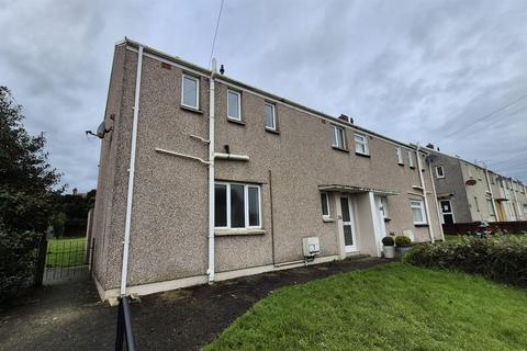 3 bedroom semi-detached house to rent, Cawdor Close, Haverfordwest